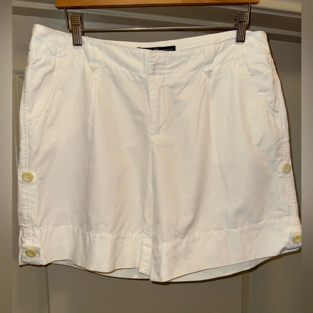 GAP Women’s Shorts Gray Stripes and White Size 10 - Picture 7 of 13